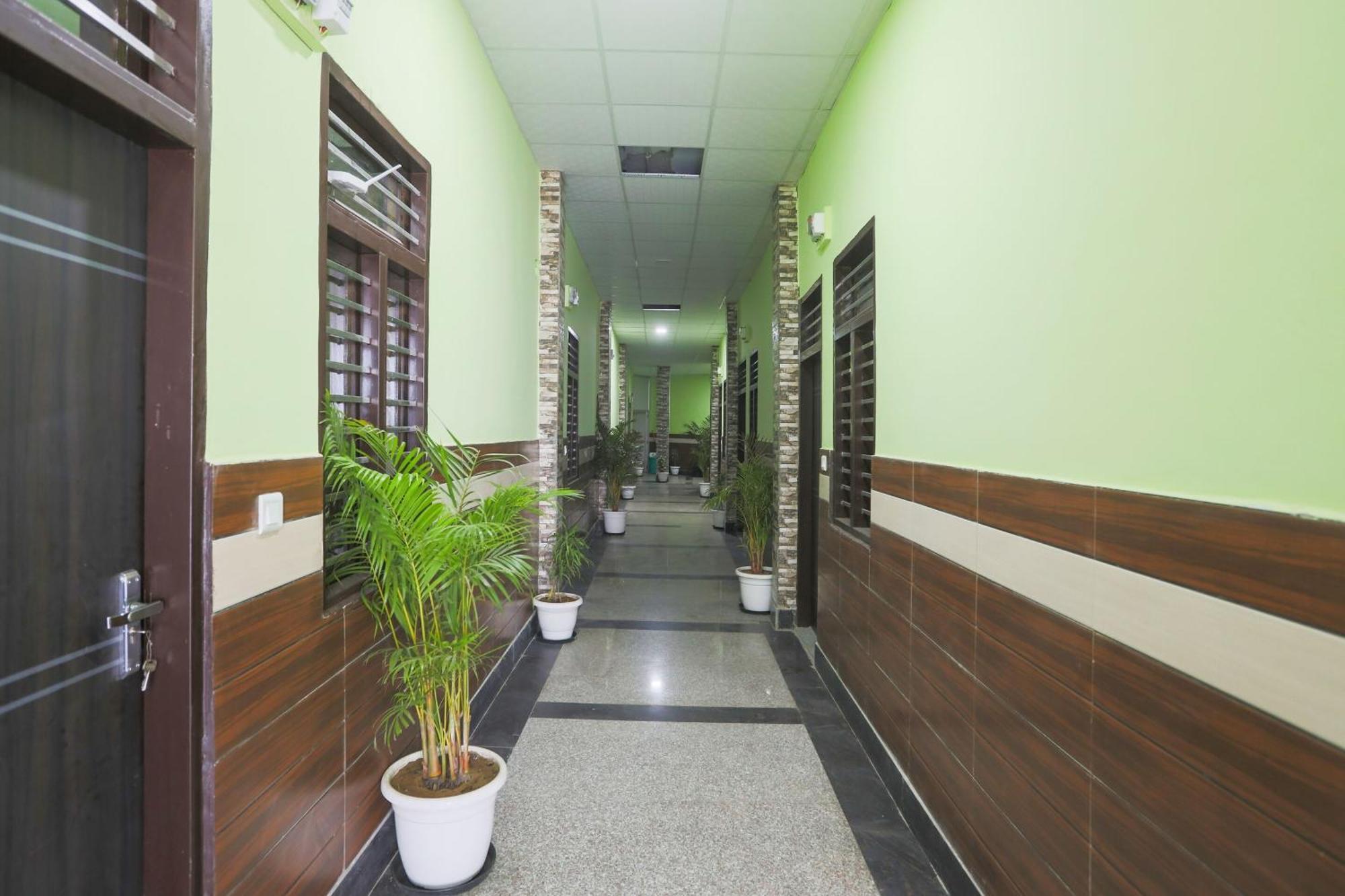 Capital O 85839 Hotel A-one Manesar Exterior foto