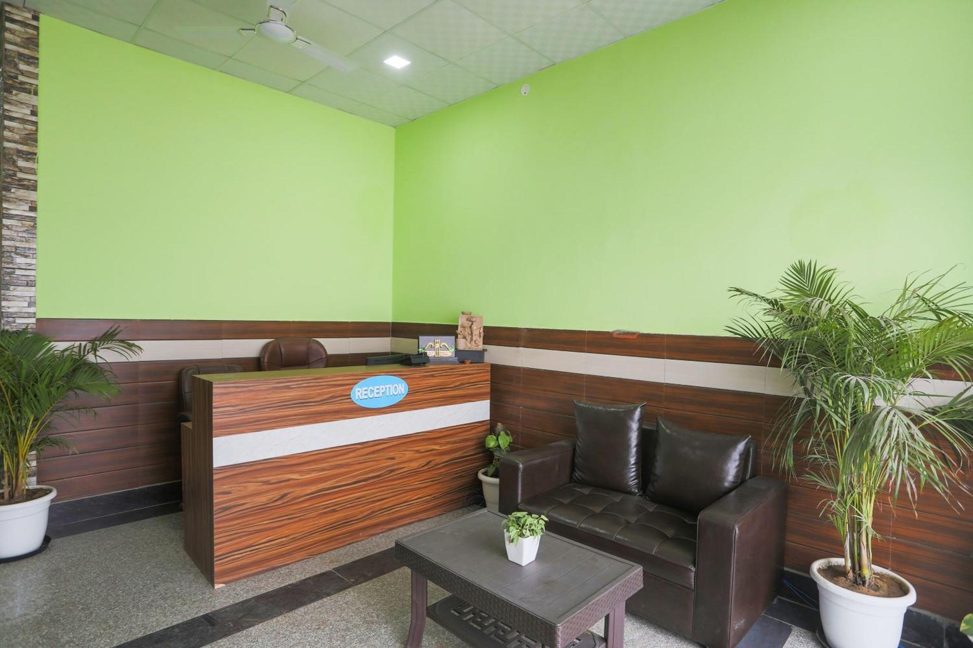 Capital O 85839 Hotel A-one Manesar Exterior foto