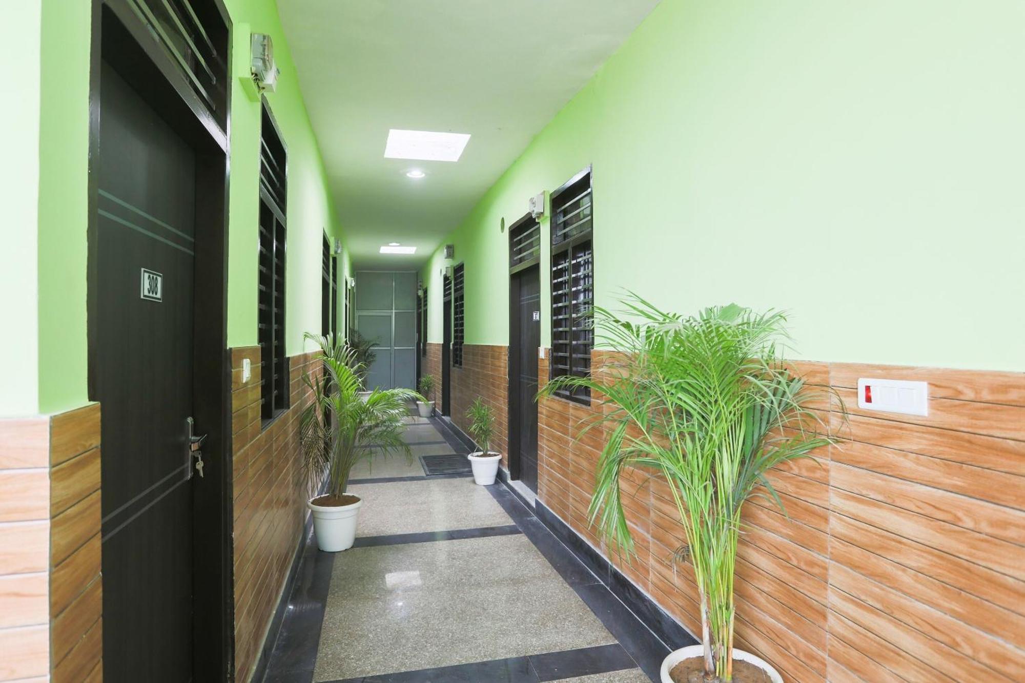 Capital O 85839 Hotel A-one Manesar Exterior foto
