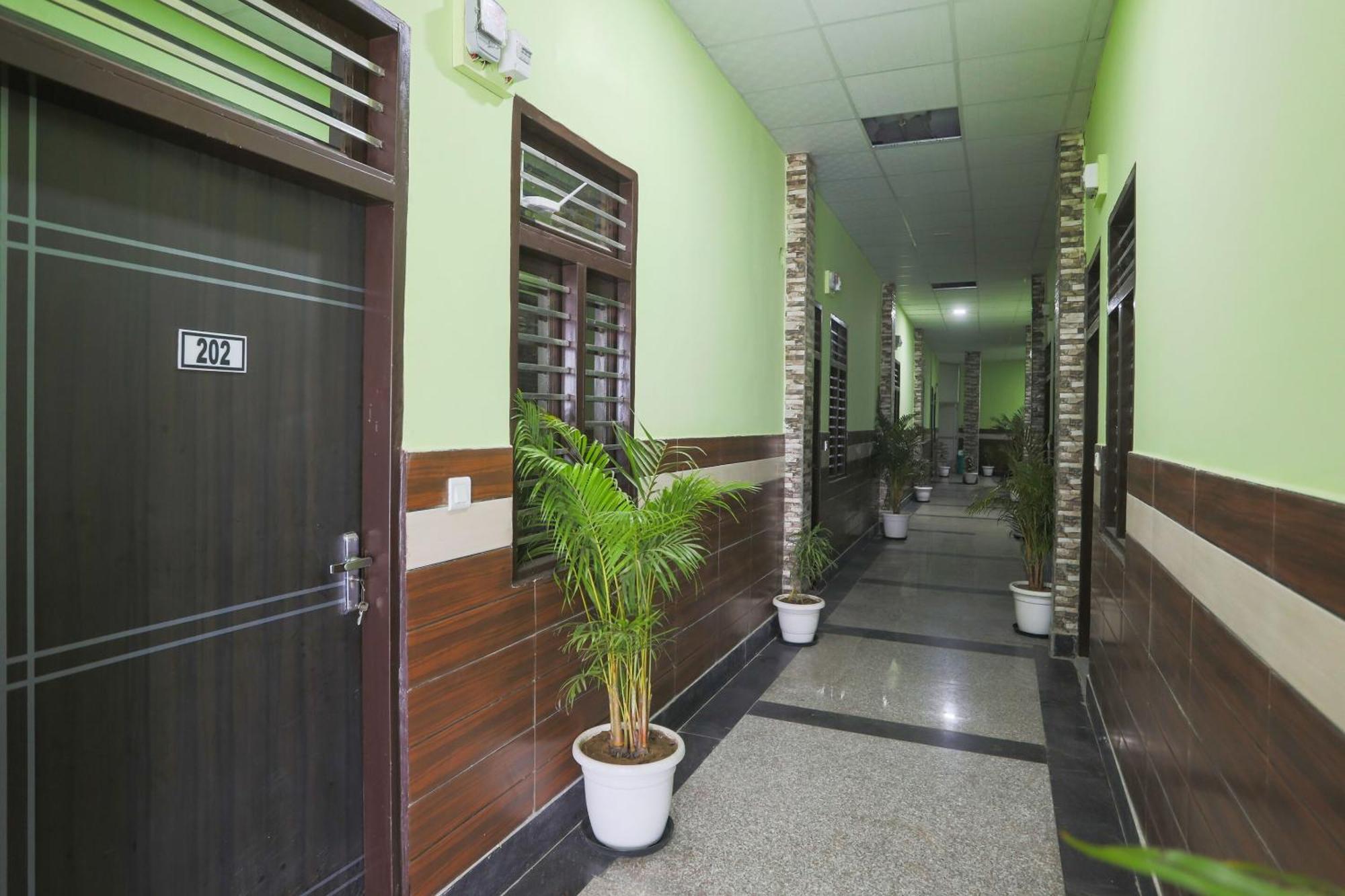 Capital O 85839 Hotel A-one Manesar Exterior foto