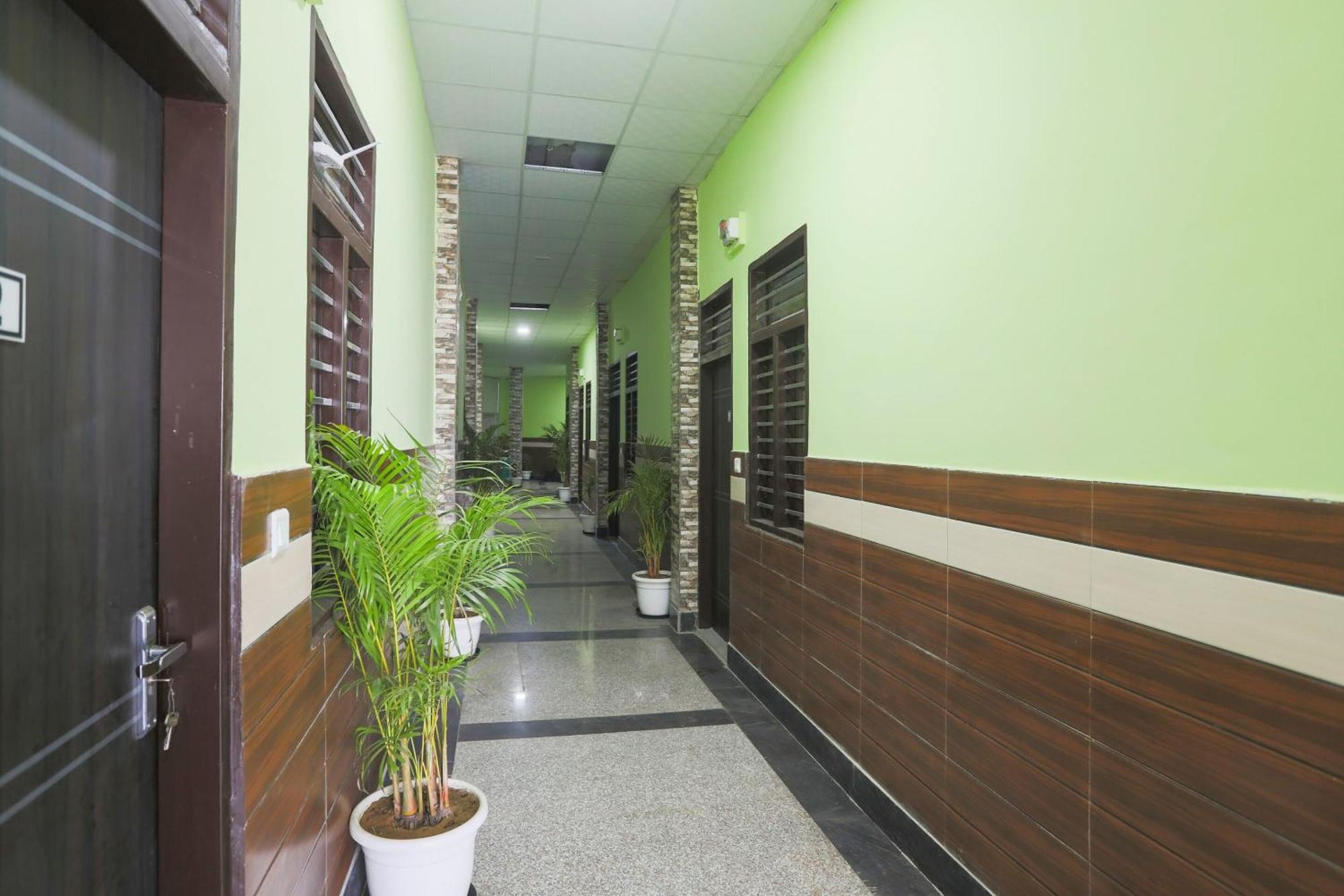 Capital O 85839 Hotel A-one Manesar Exterior foto