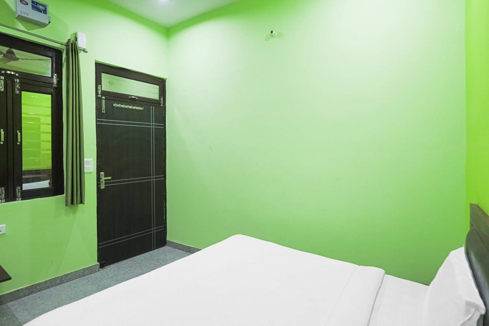 Capital O 85839 Hotel A-one Manesar Exterior foto